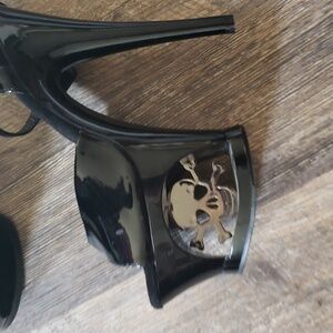 Tall Stillettos with Scull